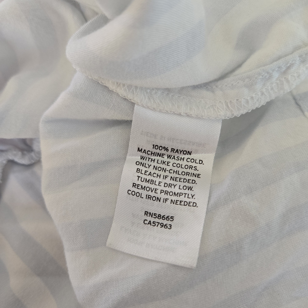 Tucker + Tate Girls Light Blue White Striped Sleeveless Smocked Summer Top Large - Picture 5 of 5